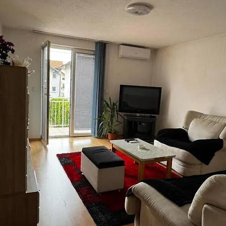 Leki Apartment *