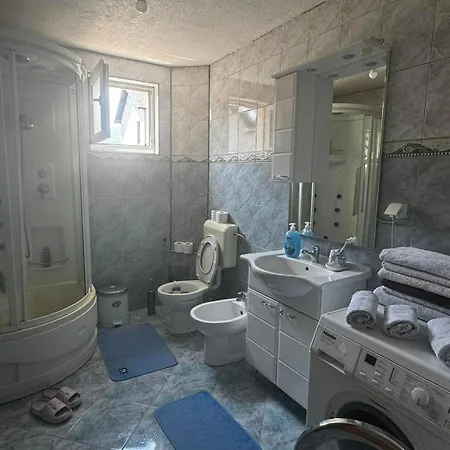 Apartament Leki